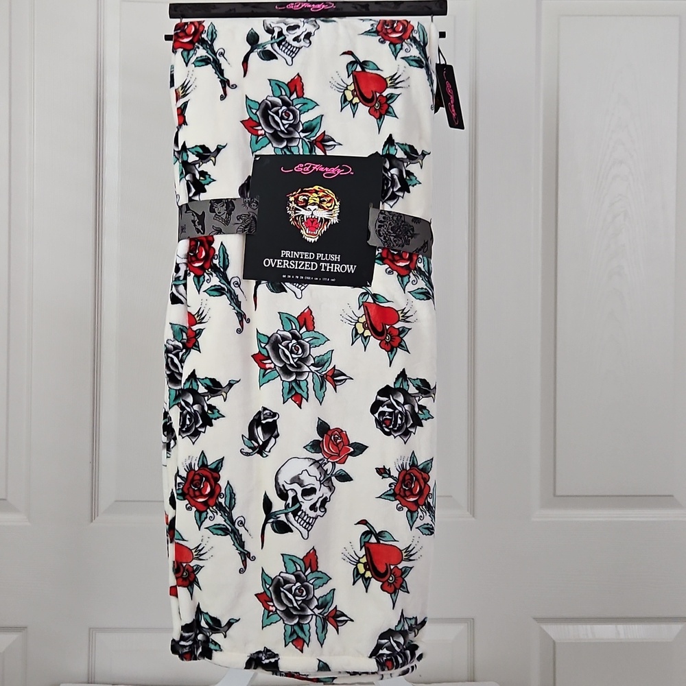 Ed Hardy NWT Plush Oversized Throw